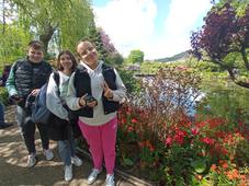 Visite de Giverny par les 6e1 et les 6e4 - reportage réalisé par Angelica, Lorys et Soumaya (4e5)