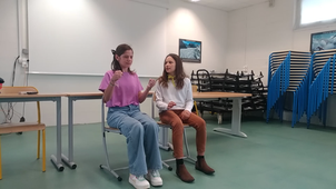 Mathilde and Tess: the driving lesson.mp4